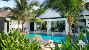  Baan Prayong Villa  Mai Khao
